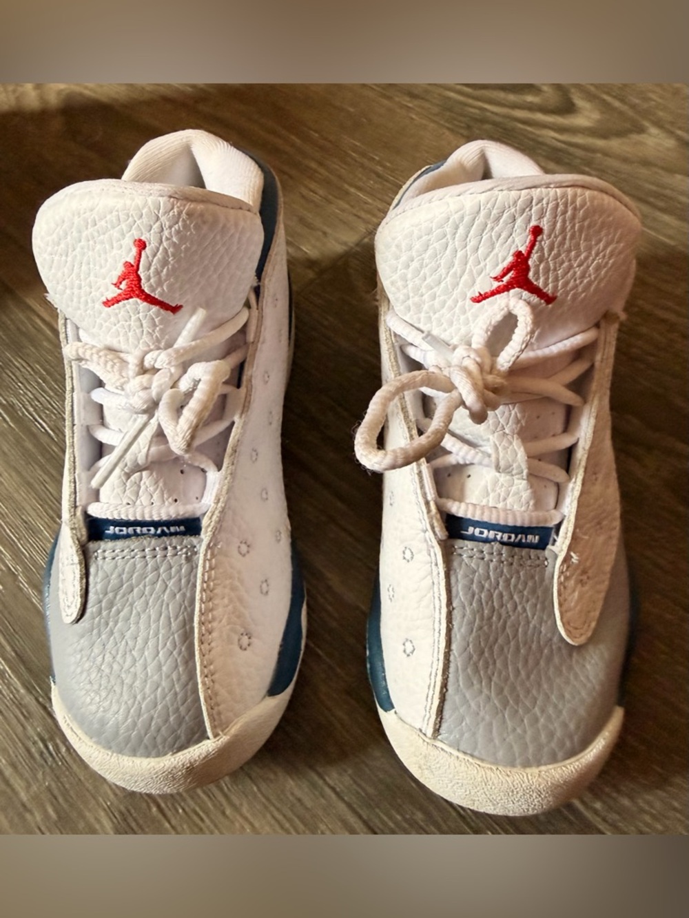 Jordan White and Red Kids Low-Top Sneakers with Navy Accents